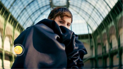 VOICI - PHOTOS Christine and the Queens : son dernier shooting osé ravi les internautes