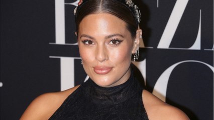 Ashley Graham enceinte et décomplexée, elle s'affiche entièrement nue