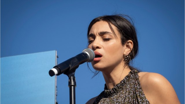 VOICI Claude François : Camélia Jordana le tacle sur son attirance pour les jeunes filles