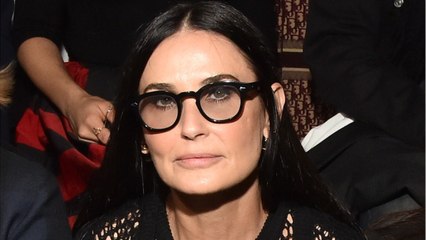 VOICI : Demi Moore partage un rare et tragique cliché où elle pose avec sa mère mourante