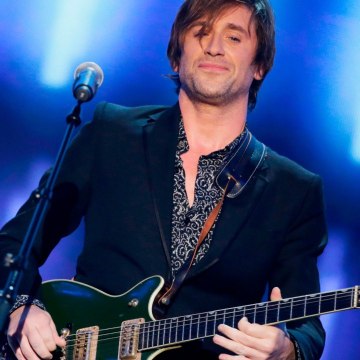 VOICI social Françoise Hardy Dans La Tourmente : Thomas Dutronc Ne Donne Pas De Bonnes Nouvelles (1)