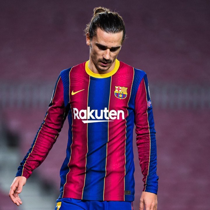 Voici SOCIAL - Antoine Griezmann excédé, il insulte son coéquipier Gérard Piqué pendant Barcelone - PSG (1)