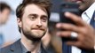 VOICI - Daniel Radcliffe lit le premier chapitre d’Harry Potter à ses fans confinés