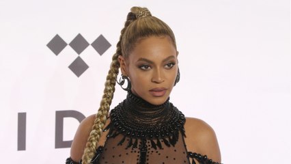 VOICI - Covid-19 : Beyoncé passe à l'action et lance des unités de dépistage