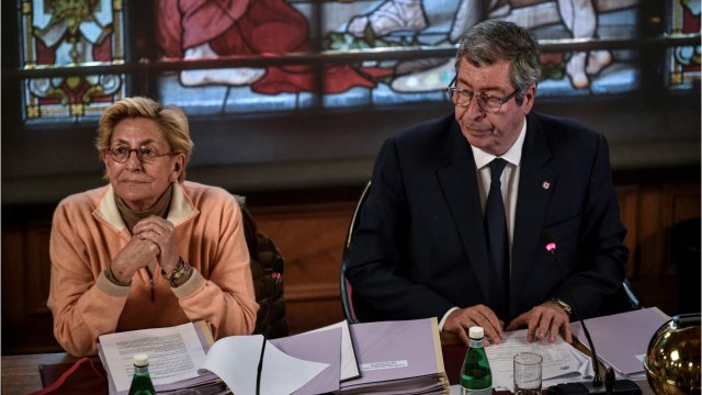 VOICI : Isabelle Balkany poste un surprenant cliché de Patrick Balkany, de retour chez lui après son hospitalisation