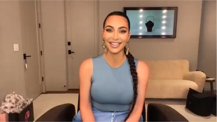 VOICI - Kim Kardashian dévoile un cliché inédit de son fils Saint aux côtés de sa cousine Pénélope