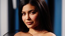 VOICI - Kylie Jenner a 23 ans : des clichés inédits d’elle enfant publiés par ses sœurs et sa mère