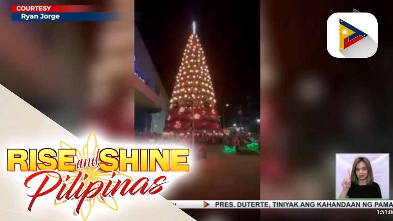 25-ft na Christmas tree sa Limay, Bataan, pinailawan na