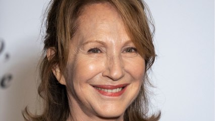 VOICI Nathalie Baye de retour sur Instagram, elle partage une photo inédite de Johnny Hallyday et Laura Smet