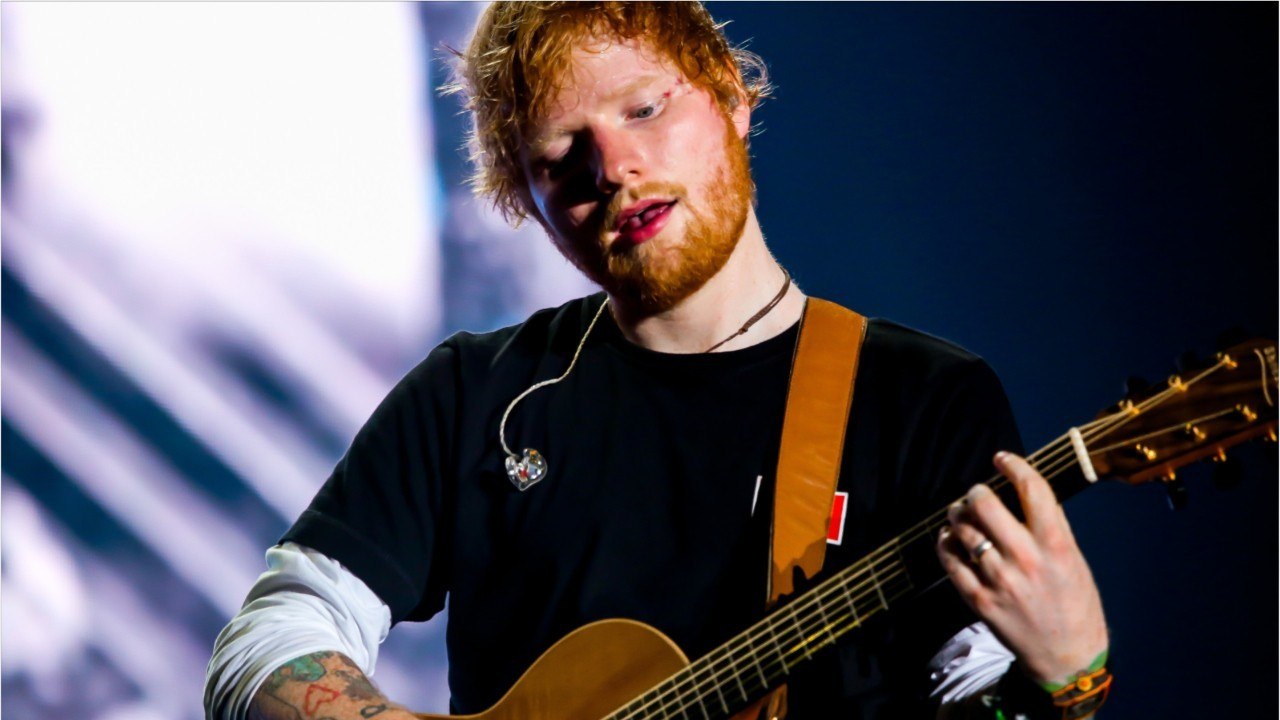 VOICI - Ed Sheeran bientôt papa : sa femme Cher...