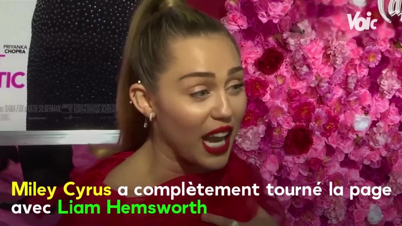 VOICI Miley Cirus en lingerie transparente avec Cody Simpson