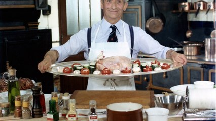 VOICI-Louis de Funès : son film culte que ses arrières-petites-filles n'avaient pas vu avant le confinement