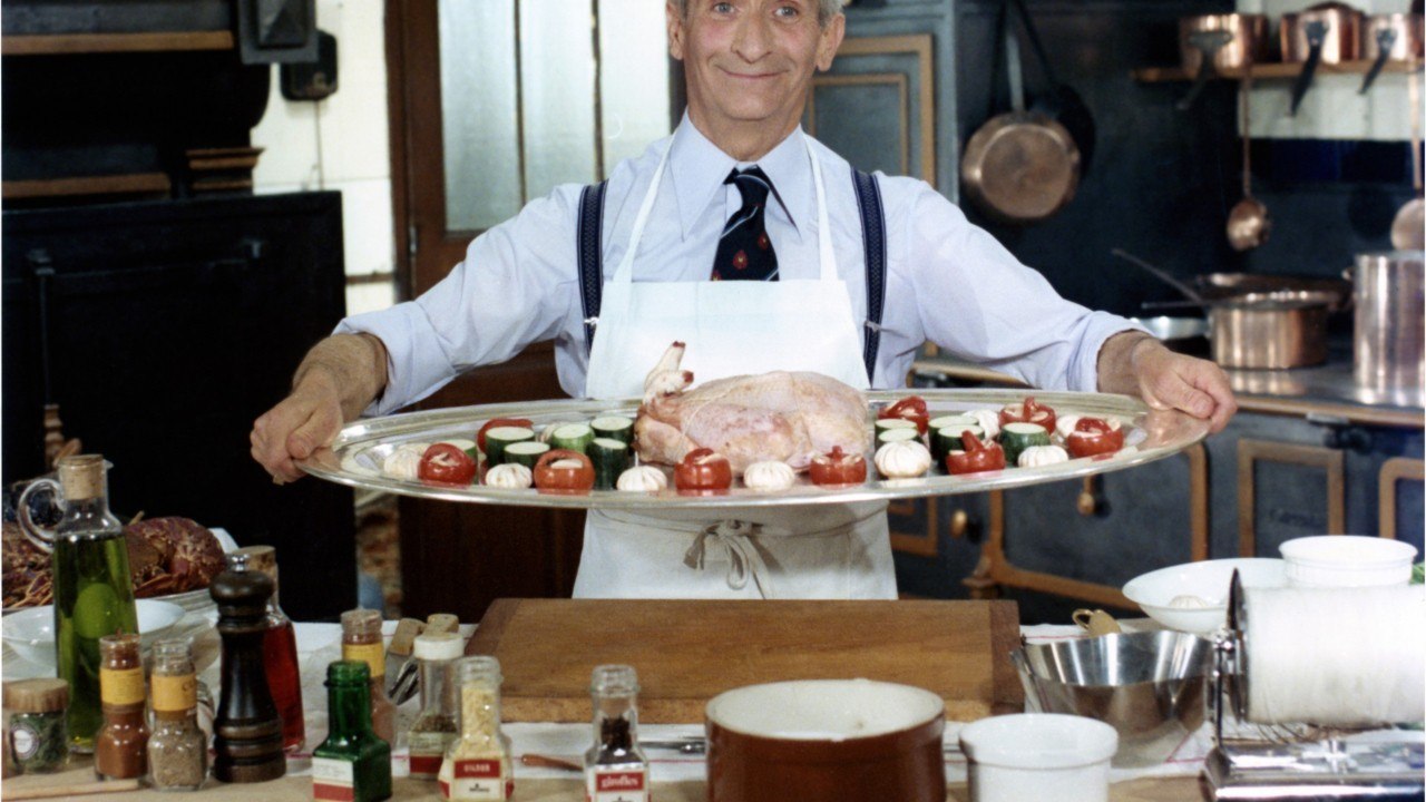VOICI-Louis de Funès : son film culte que ses arrières-petites-filles n'avaient pas vu avant le confinement