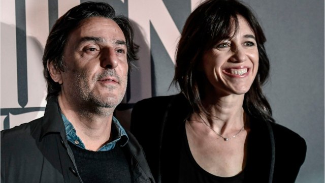 VOICI-Charlotte Gainsbourg et Yvan Attal : la vraie raison pour laquelle ils ne se sont pas confinés ensemble