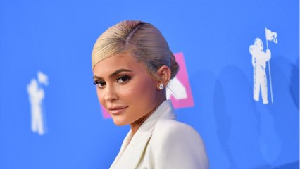 Voici - Kylie Jenner ultra sexy : son apparition surprise dans le dernier clip de Cardi B étonne les internautes
