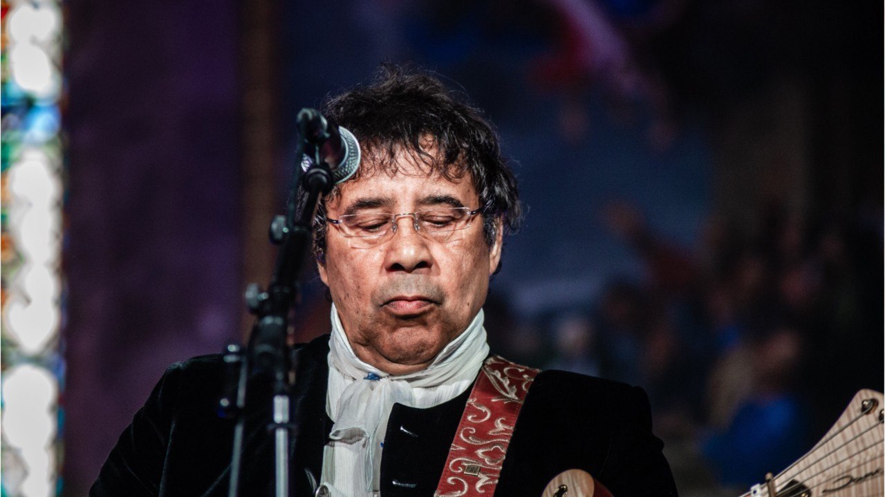 VOICI Laurent Voulzy : ce qu’il y a d’inhabituel dans Loreley, Loreley, son single inédit sorti cette nuit