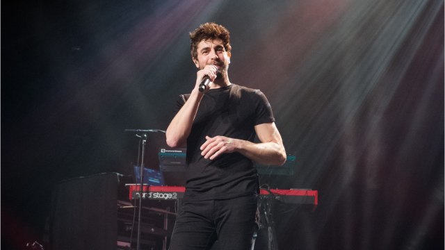 VOICI - Agustín Galiana : le comédien raconte une anecdote de tournage aussi drôle que gênante à Jarry