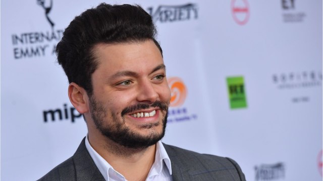 VOICI - Kev Adams : ces messages qu’il envoie au beau milieu de la nuit à Emmanuel Macron