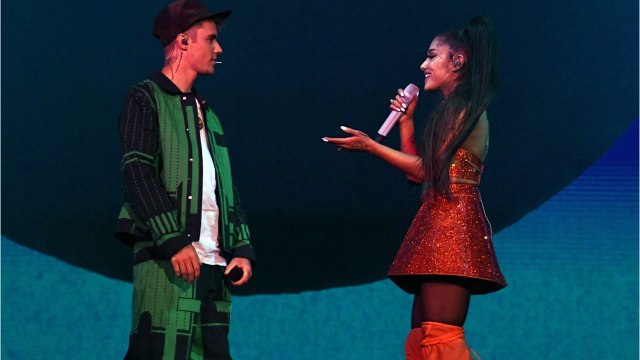VOICI Ariana Grande et Justin Bieber accusés d’avoir acheté leur première place au classement Billboard, ils répliquent
