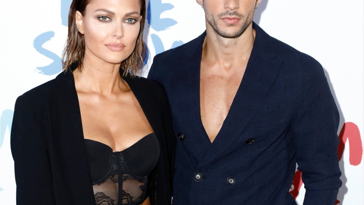 Voici - Danse avec les stars 10 : le baiser torride de Caroline Receveur et Hugo Philip enflamme Twitter