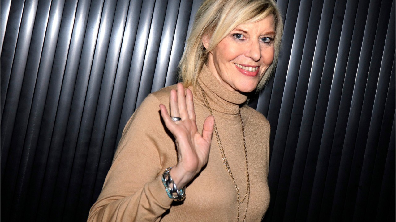 VOICI : Chantal Ladesou s’embrouille face à Valérie Trierweiler en évoquant « l’autre dame ", son amie Julie Gayet