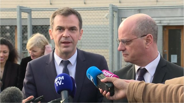 VOICI Coronavirus : Olivier Véran, ministre de la Santé, s'explique sur le manque de masques en France