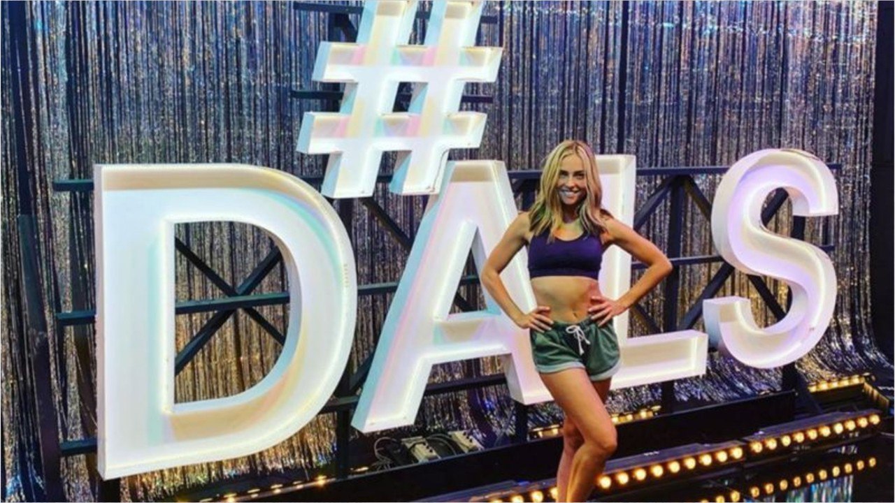 VOICI - Danse avec les stars 10 : Inès Vandamme en couple ? la nouvelle recrue répond