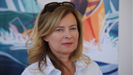 Voici - Valérie Trierweiler amoureuse : ce clin d’œil à François Hollande pour ses 3 ans avec Romain Magellan