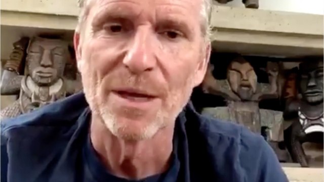 VOICI Denis Brogniart : en plein live, il se faire reprendre par Grégoire, ancien gagnant de Koh-Lanta