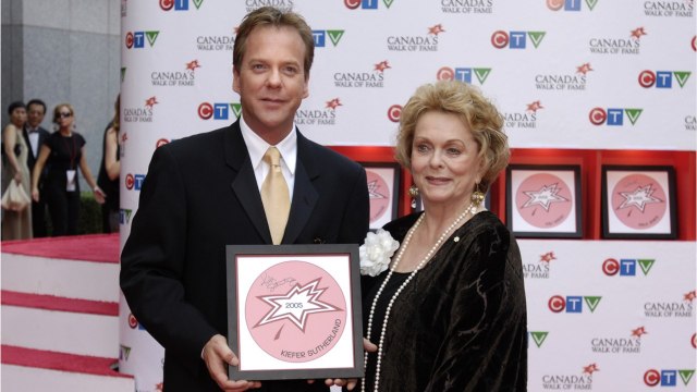 VOICI - Kiefer Sutherland en deuil : sa mère Shirley Douglas est morte à l'âge de 86 ans