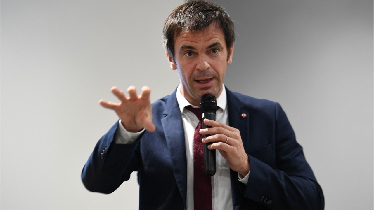 Voici - Chloroquine : Olivier Véran recadre Philippe Douste-Blazy et fait le point sur ses échanges avec Didier Raoult