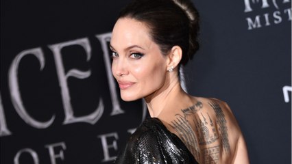 voici Angelina Jolie canon : elle présente Maléfique 2 avec 5 de ses 6 enfants