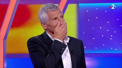 VOICI - Tout le monde veut prendre sa place : cet étonnant véhicule acheté par un candidat