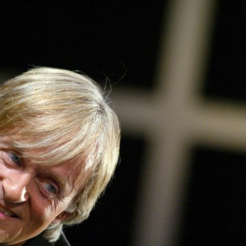 Voici social - Dave : Le Chanteur Révèle Que La Sœur D’un Célèbre Animateur Lui a Sauvé La Vie (1)