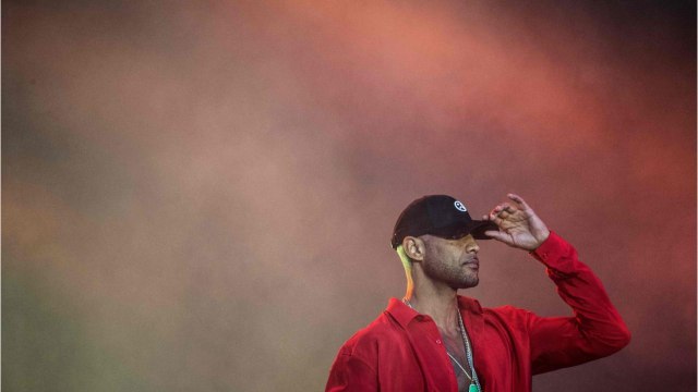 VOICI Booba s'en prend à Gims en révélant un rare cliché de l'artiste sans ses lunettes