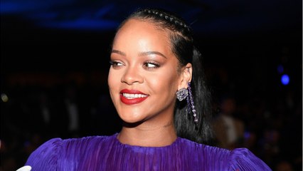 VOICI - Rihanna, le visage tuméfié : elle a eu un accident de scooter électrique