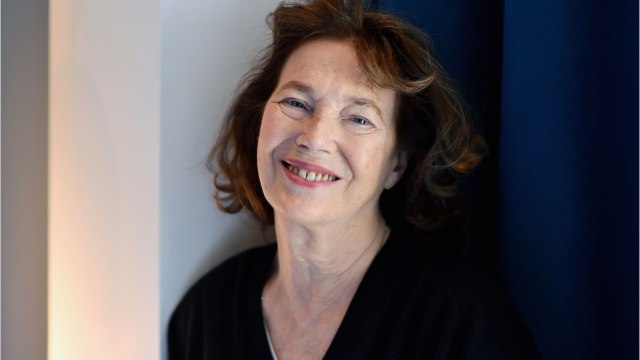 Voici - Charlotte Gainsbourg mariée à Yvan Attal ? La gaffe de Jane Birkin