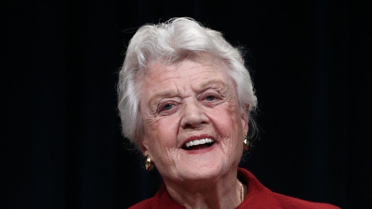 VOICI -  Angela Lansbury a 95 ans : que devient la star d'Arabesque ?