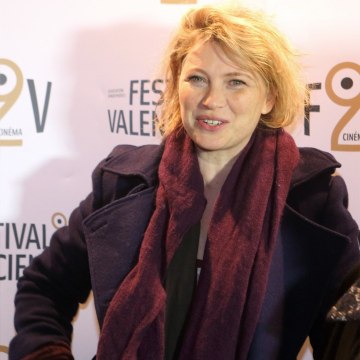 VOICI - Cécile Bois Atteinte Du Coronavirus : La Star De Candice Renoir Raconte Son Expérience Traumatisante (1)