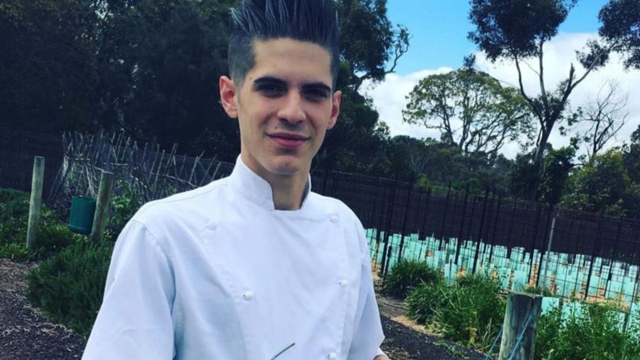 VOICI - Top Chef 12 : le très beau geste d'un candidat envers les étudiants