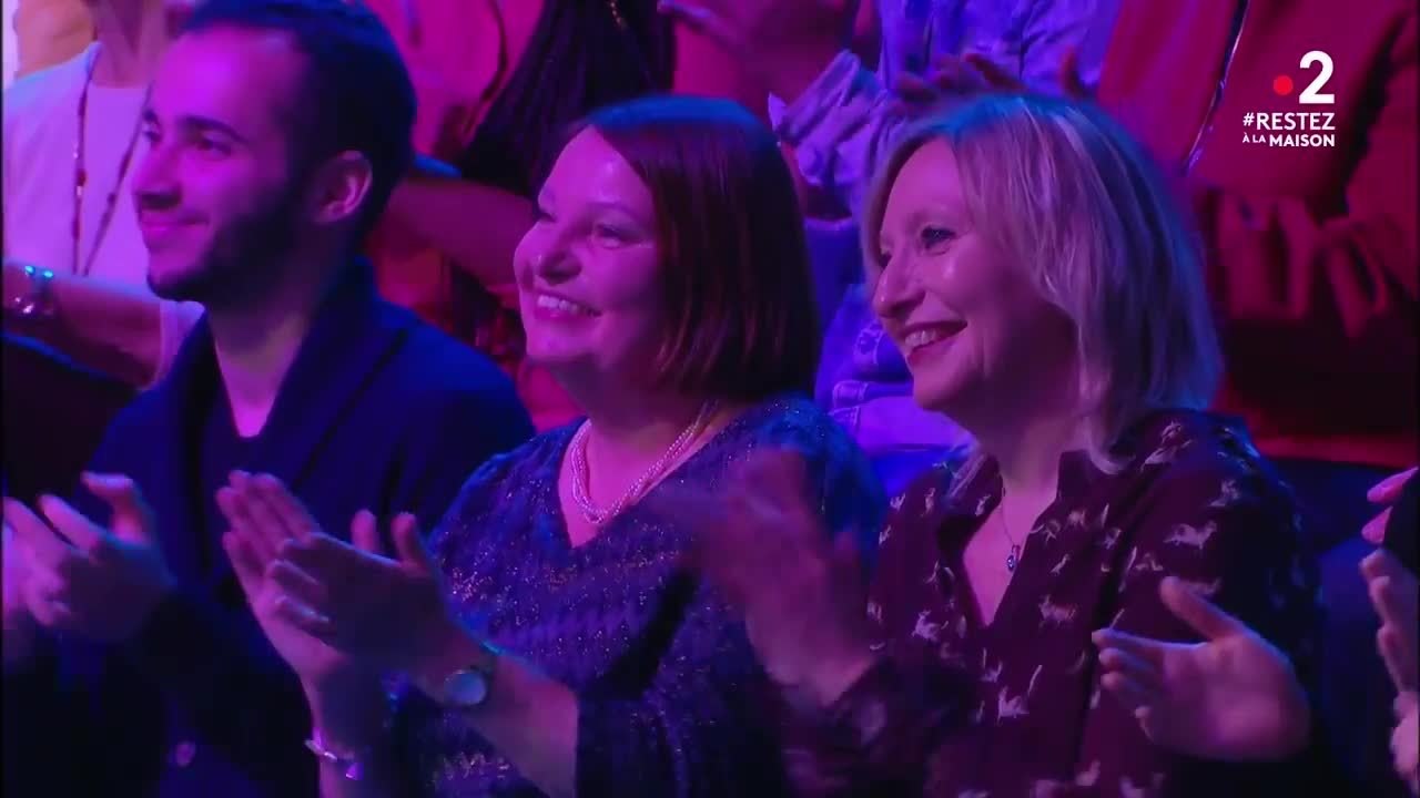 VOICI - TLVPSP : Nagui fait une blague coquine sur le fait de " consommer local"