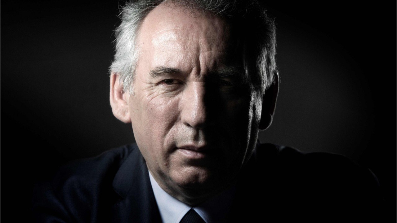Voici - François Bayrou nommé haut-commissaire au Plan : cet objet insolite dans son nouveau bureau