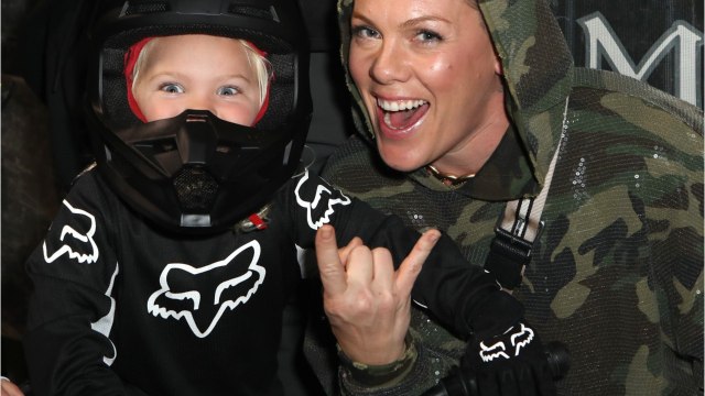 Voici - Pink dévoile les talents de chanteur de son fils Jameson dans une adorable vidéo