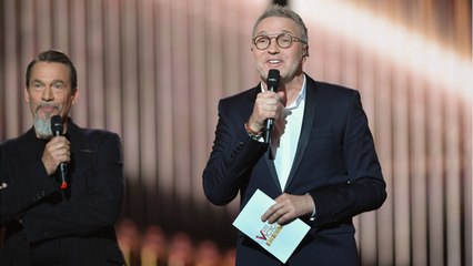 voici Laurent Ruquier et Christophe Dechavanne humilient une artiste dans Les Grosses Têtes, elle dépose plainte (Publié)