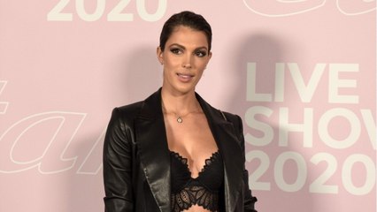VOICI - Iris Mittenaere pose avec une nouvelle couronne, les internautes applaudissent (1)