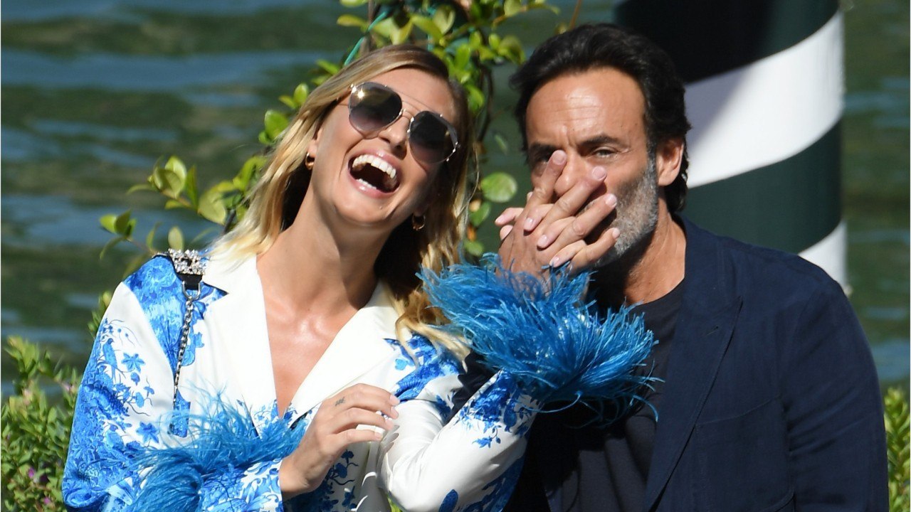 VOICI - Anthony Delon et Sveva Alviti ont annoncé leurs fiançailles