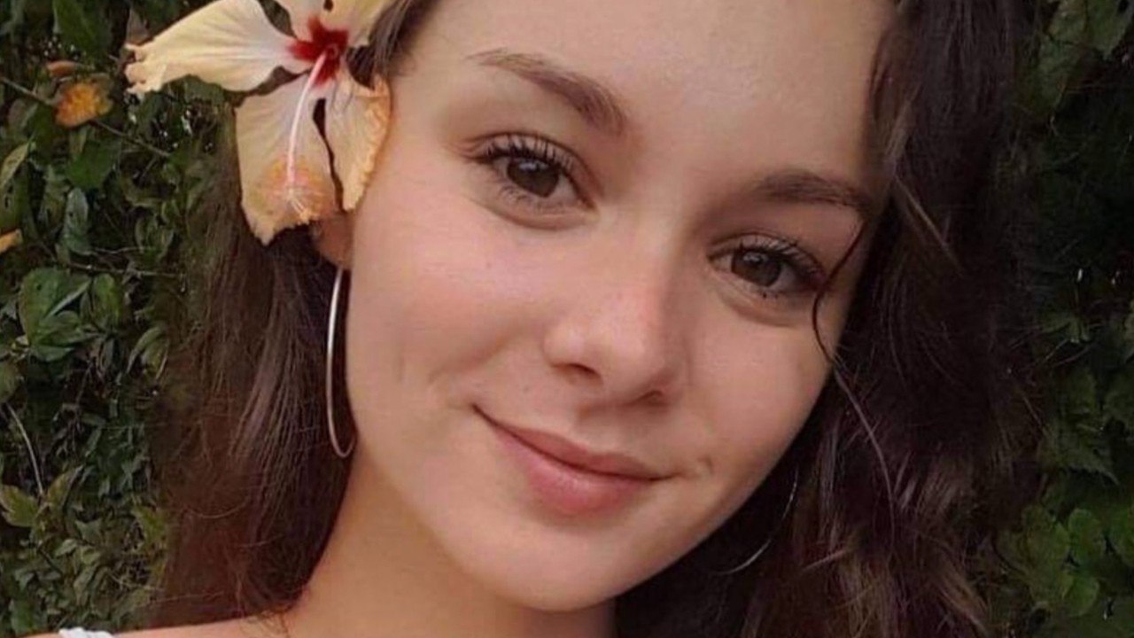 VOICI - Miss France 2021 : qui est Louisa Salvan, Miss Nouvelle-Calédonie 2020 ?