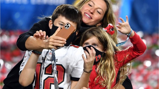 VOICI - Gisele Bündchen fière comme jamais de son mari Tom Brady, vainqueur du Super Bowl
