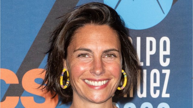 VOICI - Alessandra Sublet partage un tendre moment avec sa Mamie Jeanine âgée de 92 ans