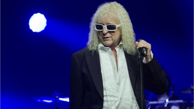 VOICI - Michel Polnareff papa fier : son fils Louka fait sa rentrée des classes